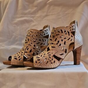 Chic Cutout Heeled Sandals